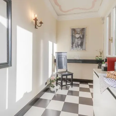 Canal View Luxury Heritage Retreat 2 Bedroom