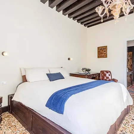 Canal View Luxury Heritage Retreat 2 Bedroom * ヴェネツィア