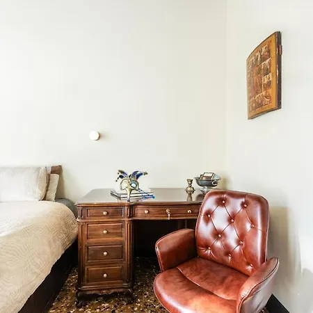 Canal View Luxury Heritage Retreat 2 Bedroom 威尼斯