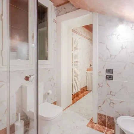 Canal View Luxury Heritage Retreat 2 Bedroom 威尼斯
