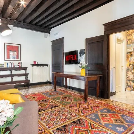 Canal View Luxury Heritage Retreat 2 Bedroom アパート